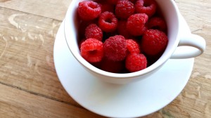 strawberry cup PEXELS cup-fruits-healthy-2683